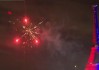 e星体育-为庆祝球队夺冠，巴黎球迷在埃菲尔铁塔周围燃放烟花