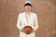 自律！杨瀚森：自己在酒店也在坚持力量训练 保持身体状态