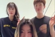 e星体育官网-真开心！李梦晒日常随笔：Shut 生活中所有的不快乐dowN！